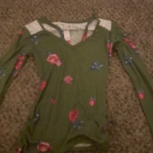 I’m selling a shirt I can’t fit